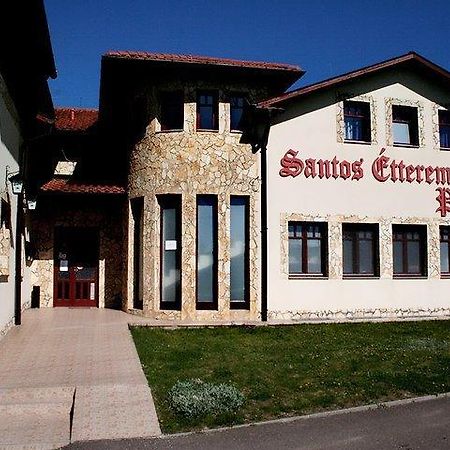 Santos Étterem és Panzió Palotas Extérieur photo